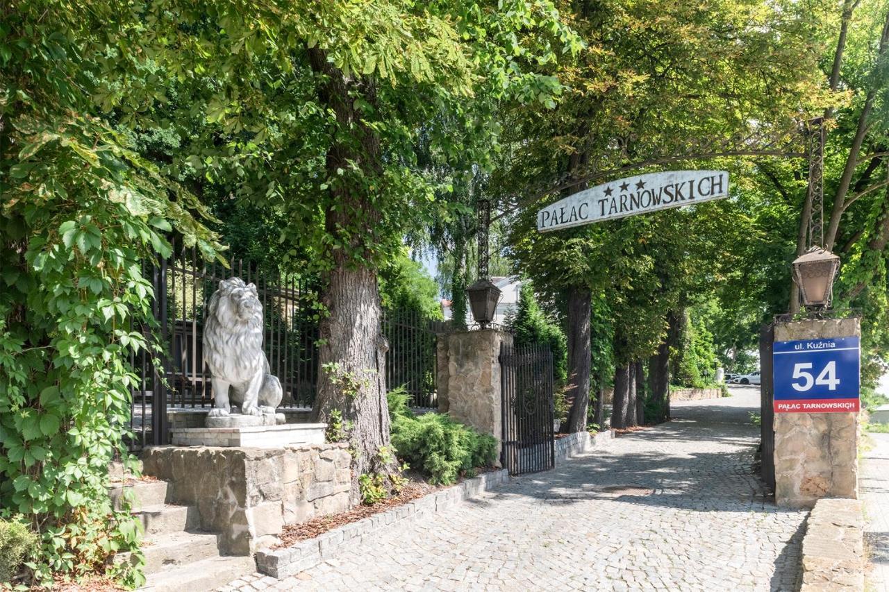 Palac Tarnowskich Hotel & Restauracja & Spa Ostrowiec Świętokrzyski Екстериор снимка