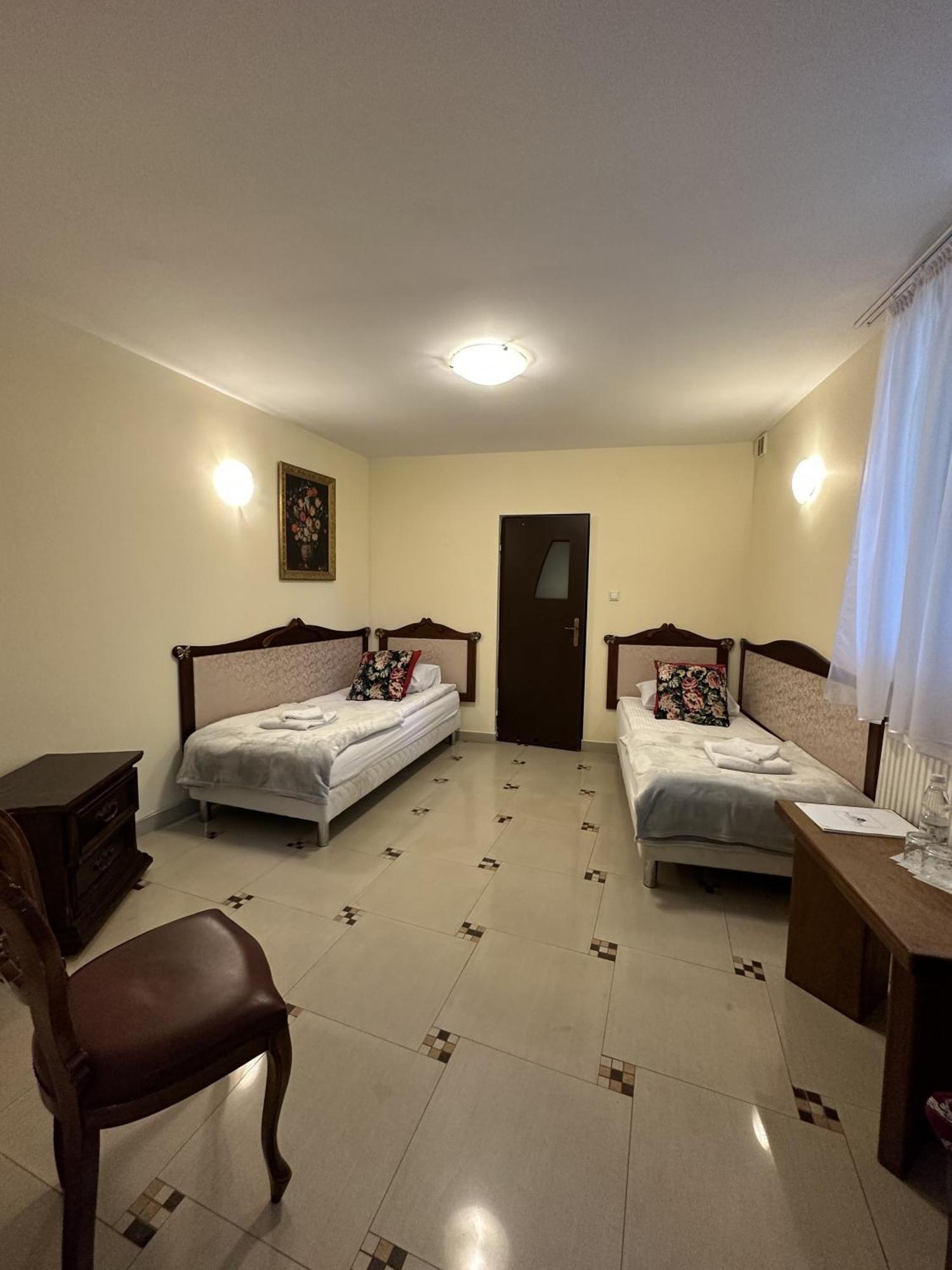 Palac Tarnowskich Hotel & Restauracja & Spa Ostrowiec Świętokrzyski Екстериор снимка