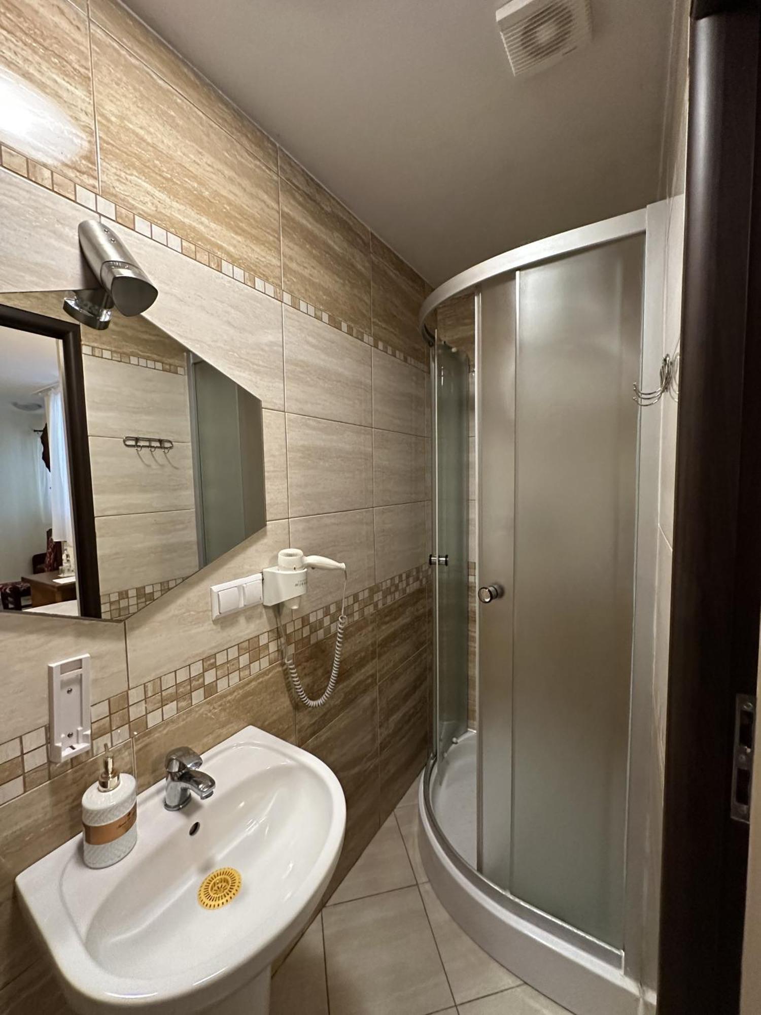 Palac Tarnowskich Hotel & Restauracja & Spa Ostrowiec Świętokrzyski Екстериор снимка